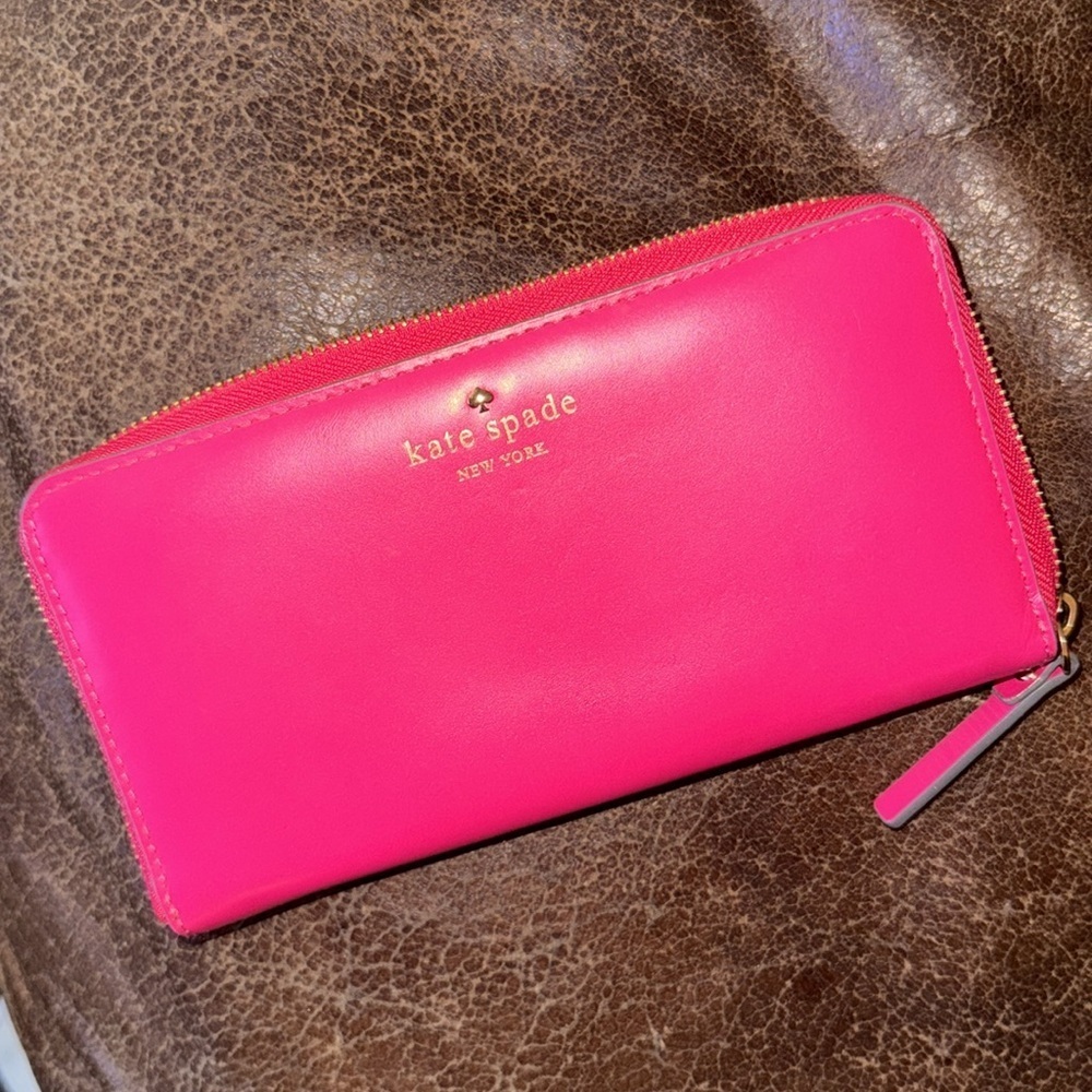 Kate Spade Pink Long Zippy leather Wallet brand new